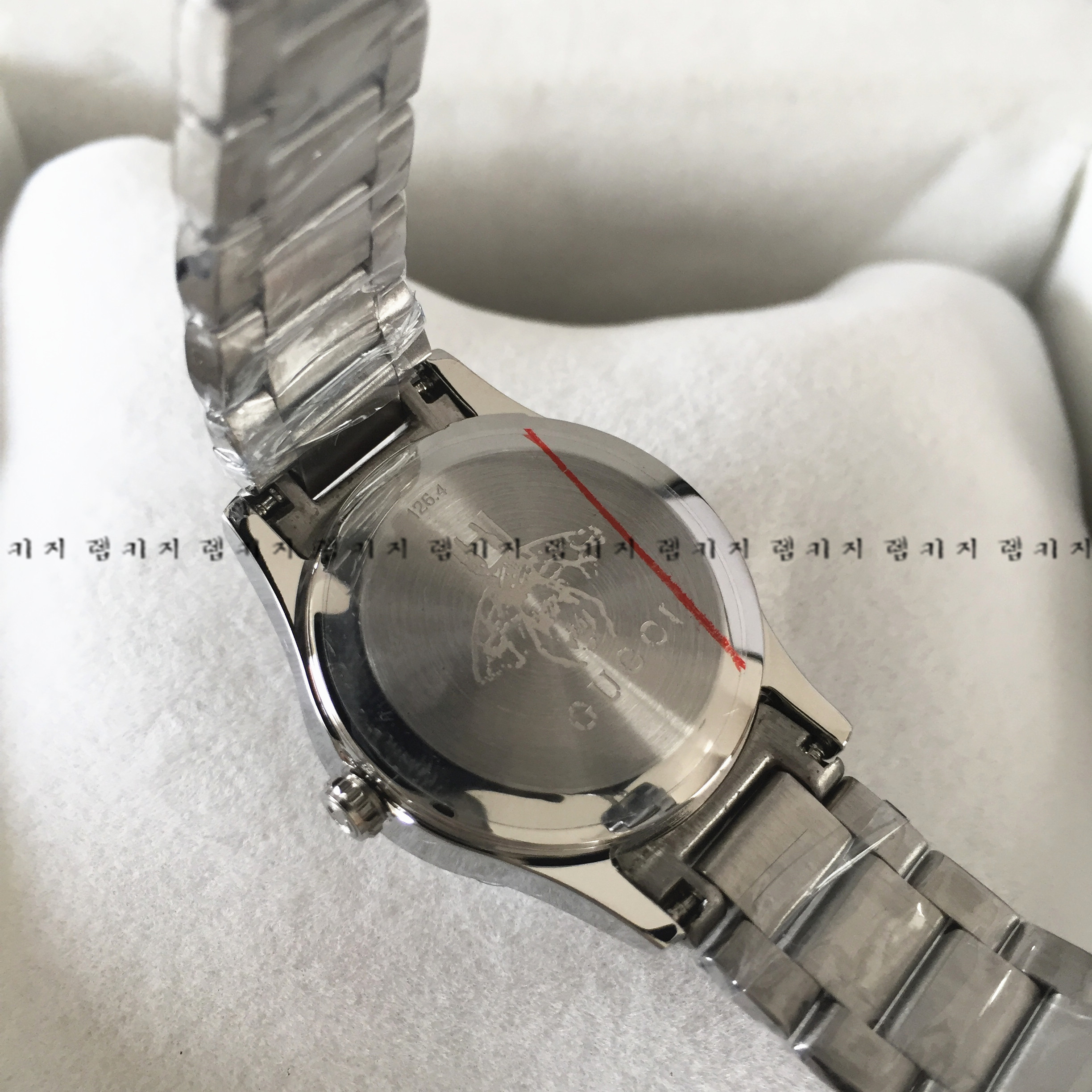 구찌 G타임리스 캣 워치 은장 여성 메탈시계